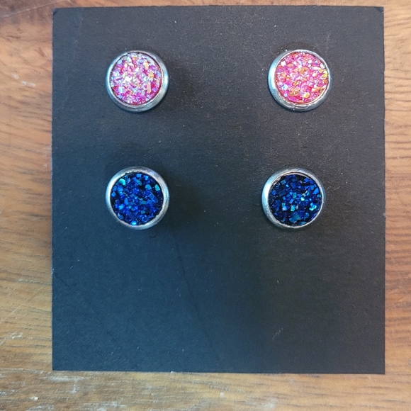 2 sets of 8mm sparkly acrylic crytal stainless steel stud earrings - Picture 2 of 5